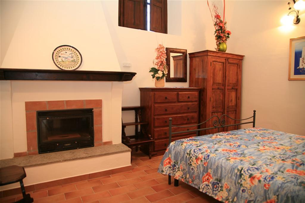 Agriturismo Toscanella 몬테벨로 외부 사진