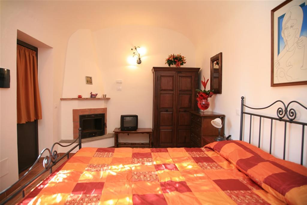 Agriturismo Toscanella 몬테벨로 객실 사진